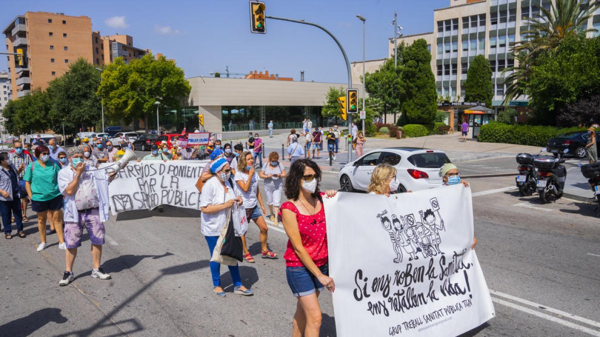 Los sanitarios se manifiestan por una sanidad pública y de calidad en Tarragona