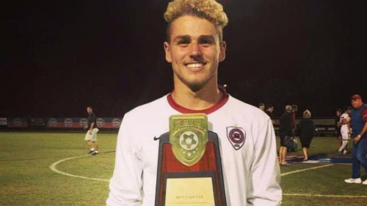 Apareix el cadàver del futbolista Eric Birighitti devorat pels taurons