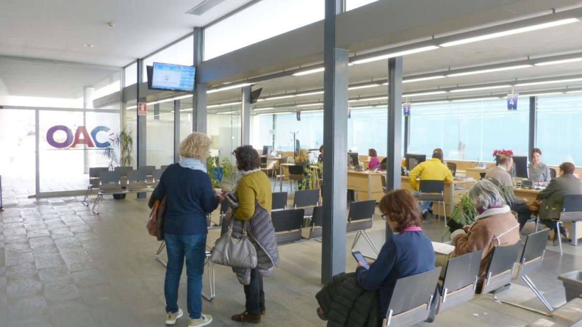 Salou supera a los 29.000 habitantes y pide una nueva escuela a la Cabeza|Cabo|Jefe