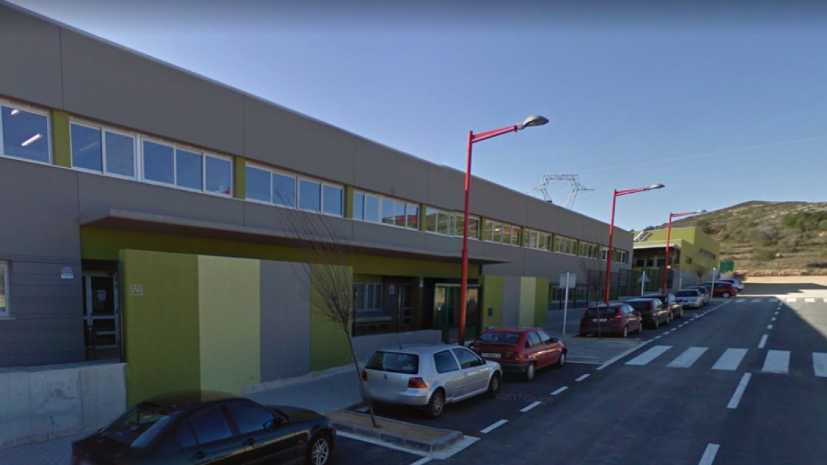 Investiguen si el contagi a l'institut del Perelló va tenir lloc fora del claustre de professors