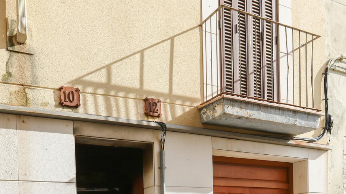 «Si los bancos no actúan en sus pisos vacíos, los daremos a quien lo necesite»