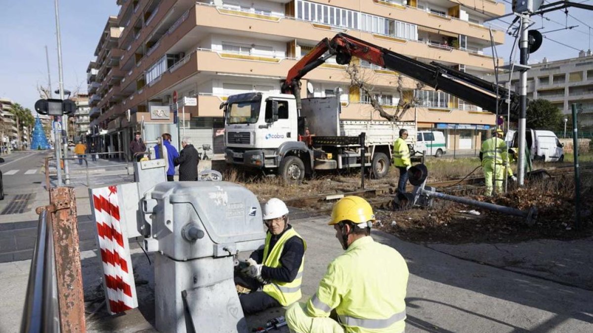 estació salou, corredor mediterrani, tren, barreres,