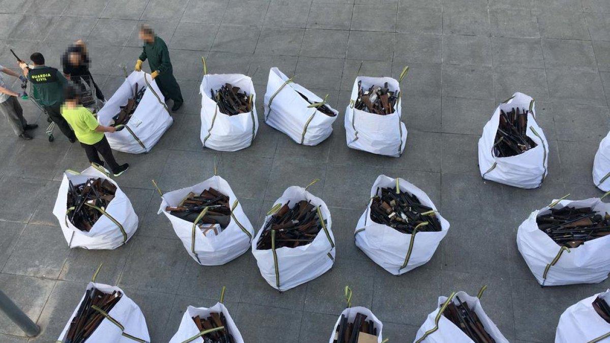 La Guardia Civil de Tarragona destruye 2.676 armas durante el 2019