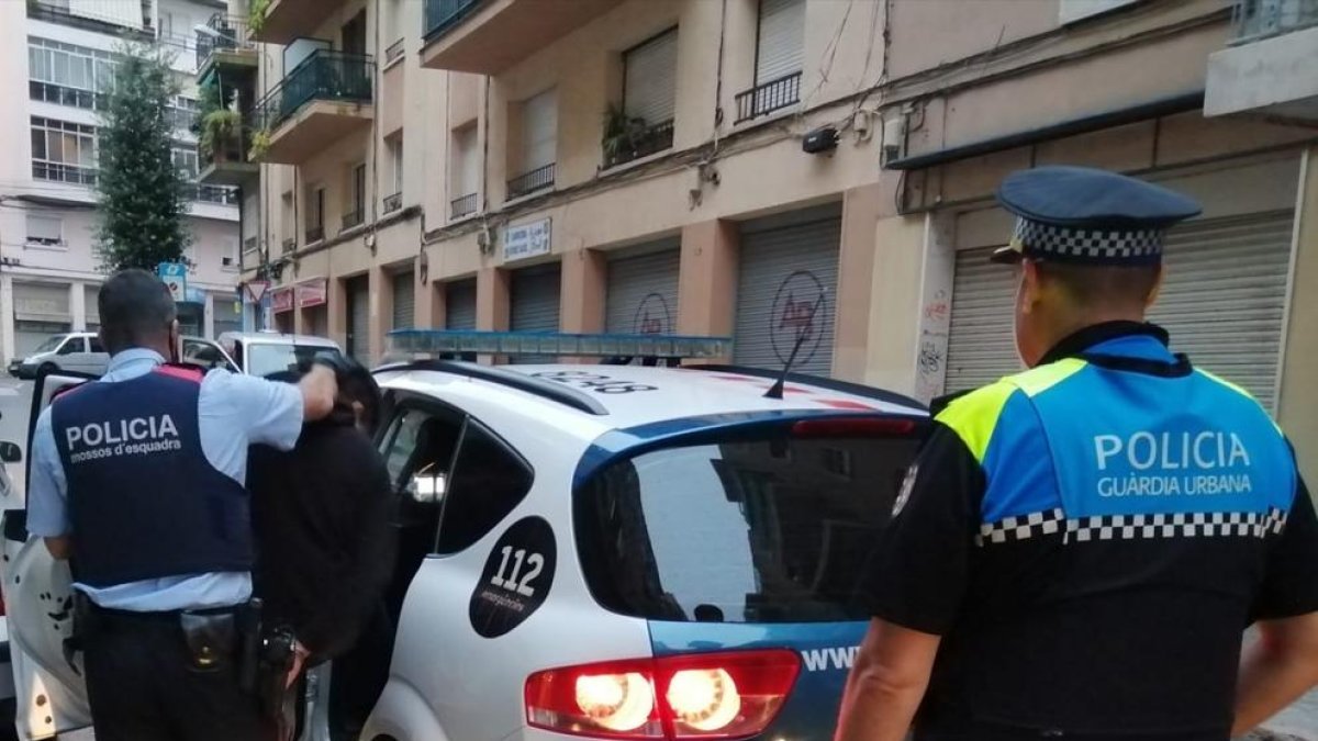 Diez detenidos en varios registros en Reus en un operativo contra el tráfico de drogas