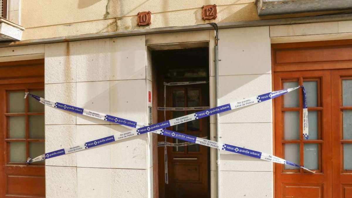 L'informe tècnic manté precintat l'edifici cremat del Carme de Reus