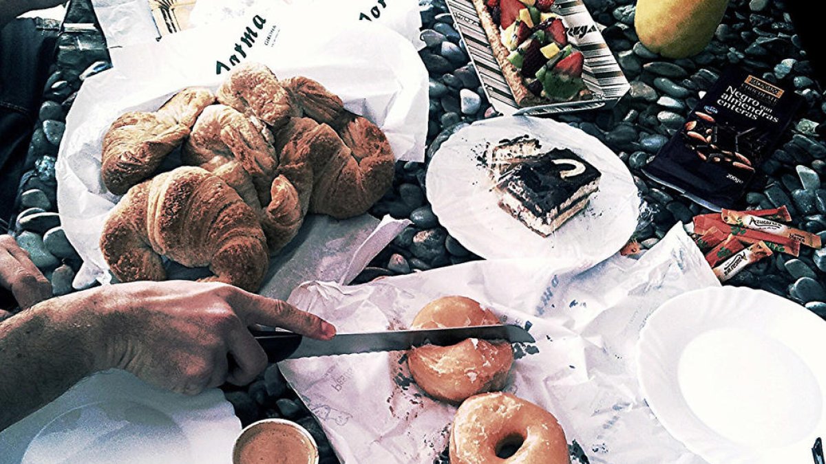 Menjar greixos i sucres ultraprocessats contribueix a tenir dolor muscular, segons un estudi de la URV