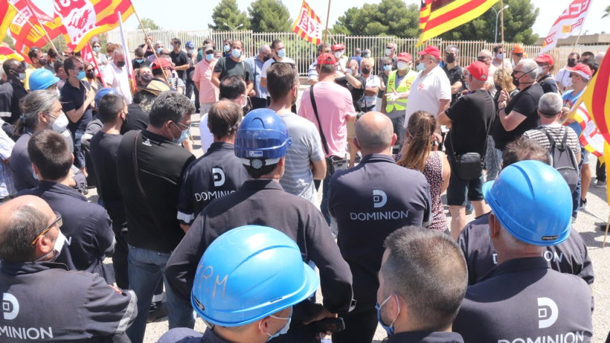 Los sindicatos reclaman más seguridad en las químicas para evitar más muertes