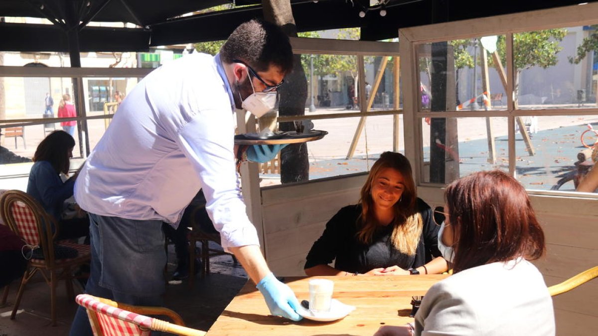 Tarragona entra en la fase 1 amb les primeres terrasses obertes i el petit comerç agafant el ritme