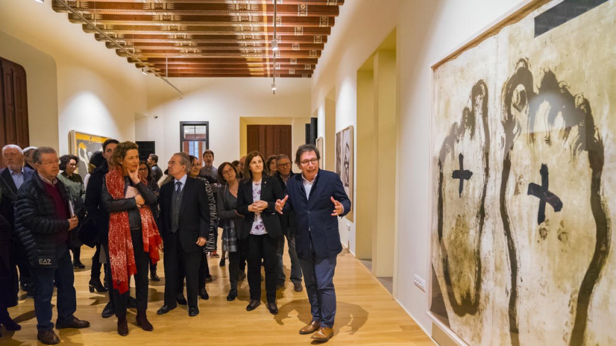 Els gravats d'Antoni Tàpies ja es poden visitar al Castell de Vila-seca