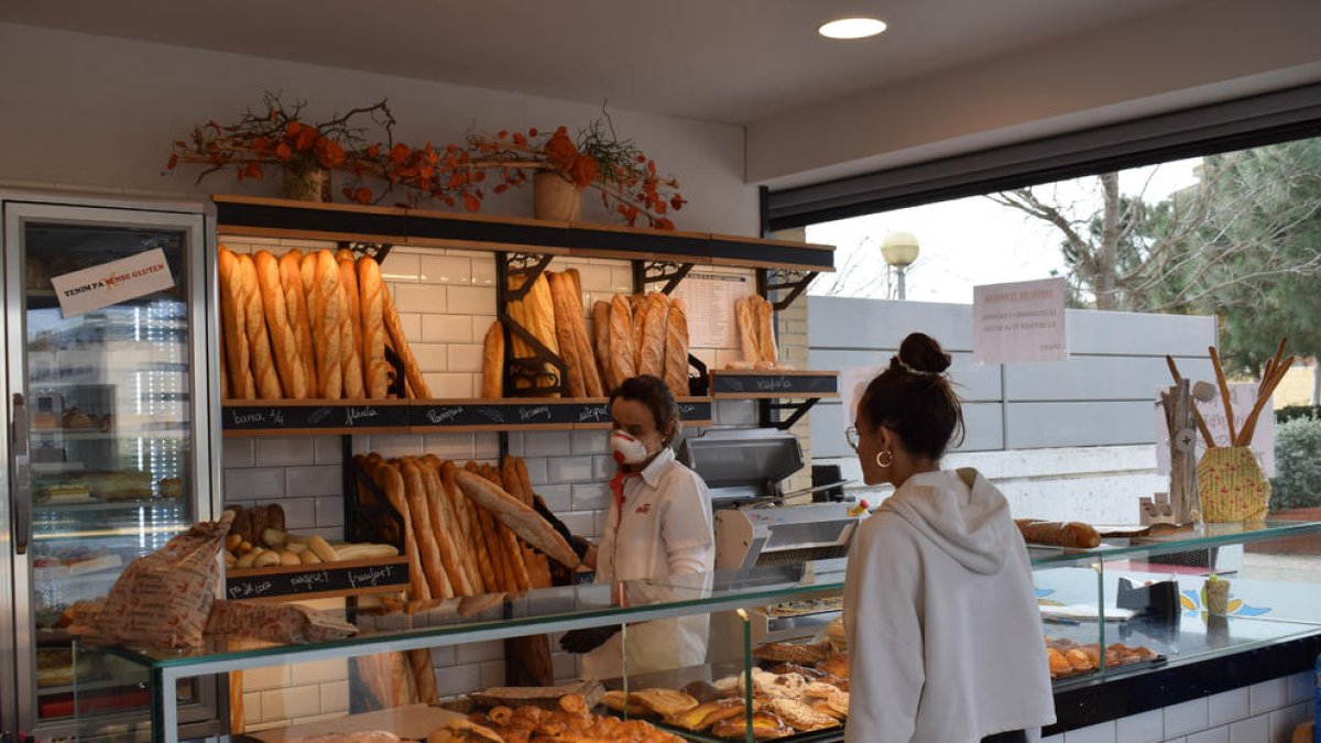 Les patronals del comerç avisen que el 70% de les empreses poden fer fallida sense suspensió d'impostos o més crèdit