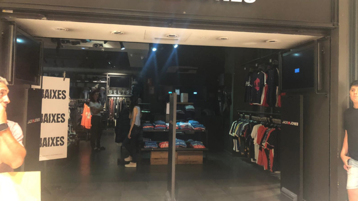 Parque Central se queda a oscuras estando lleno a tope