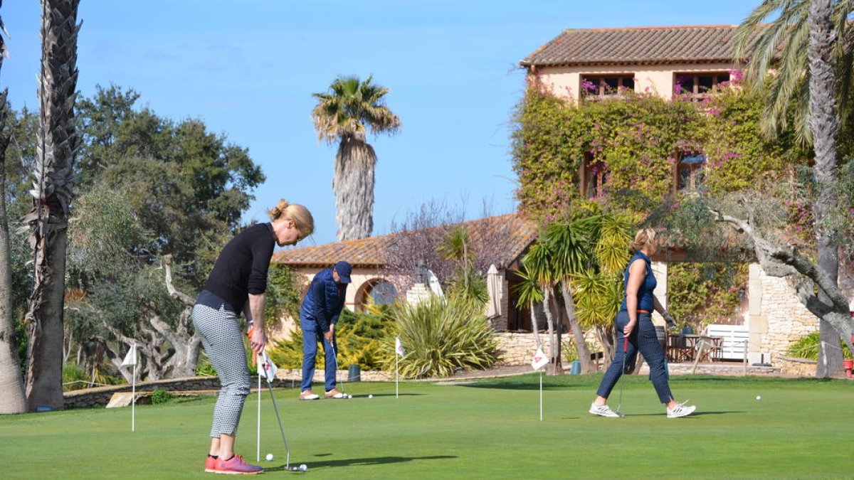 Los clubs y entidades deportivas se ponen en marcha progresivamente