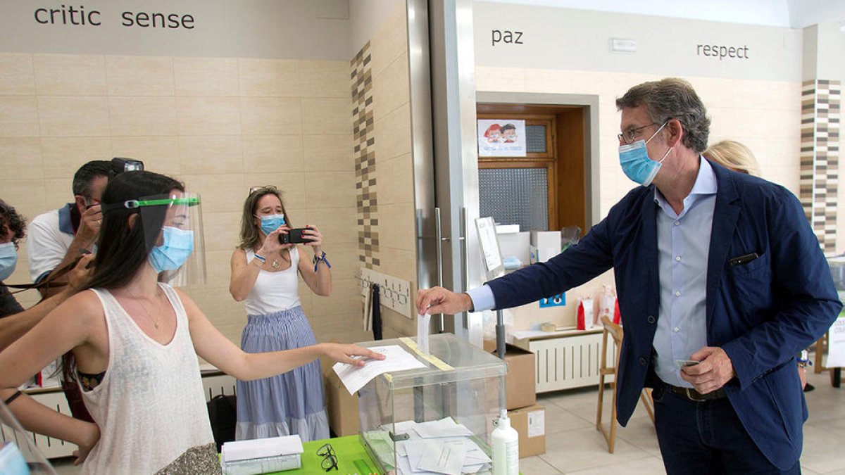 Feijóo iguala en Fraga con su cuarta mayoría absoluta