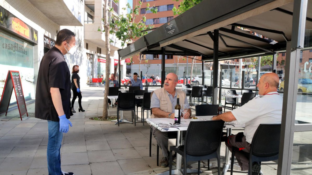 El Ayuntamiento de Tarragona pide que se garanticen las distancias en las terrazas de bares y restaurantes