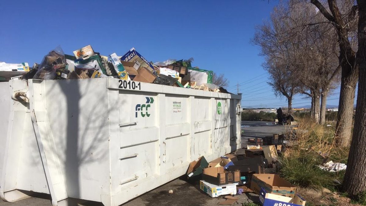 El reciclaje en el mercadet de Bonavista reducirá el alto coste de su limpieza