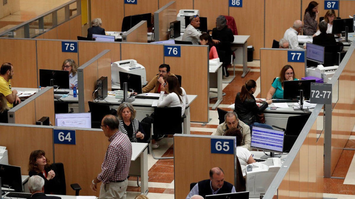 L'Administració Central reuneix tots els telèfons d'atenció en el 060