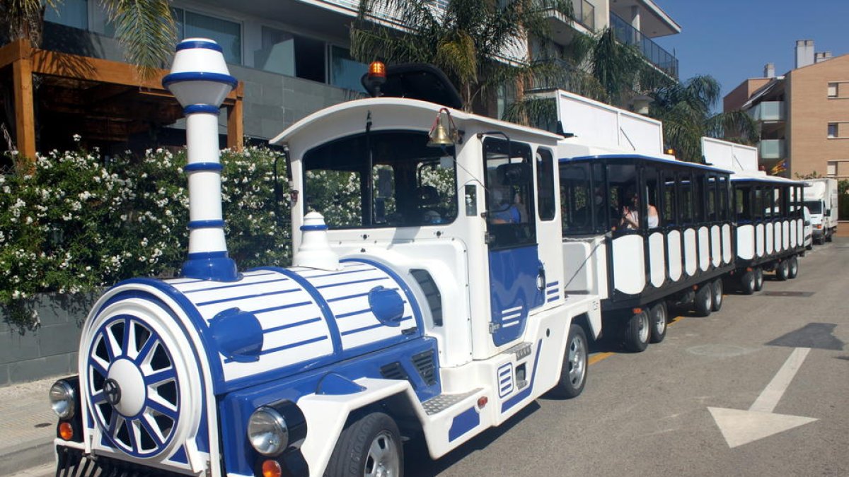 El trenecito turístico de Altafulla vuelve con un horario más amplio