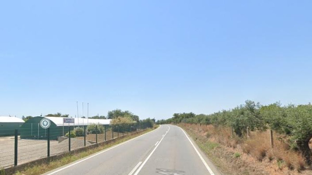 Mor el passatger del davant d'un cotxe després de sortir de la via i bolcar a Riudoms