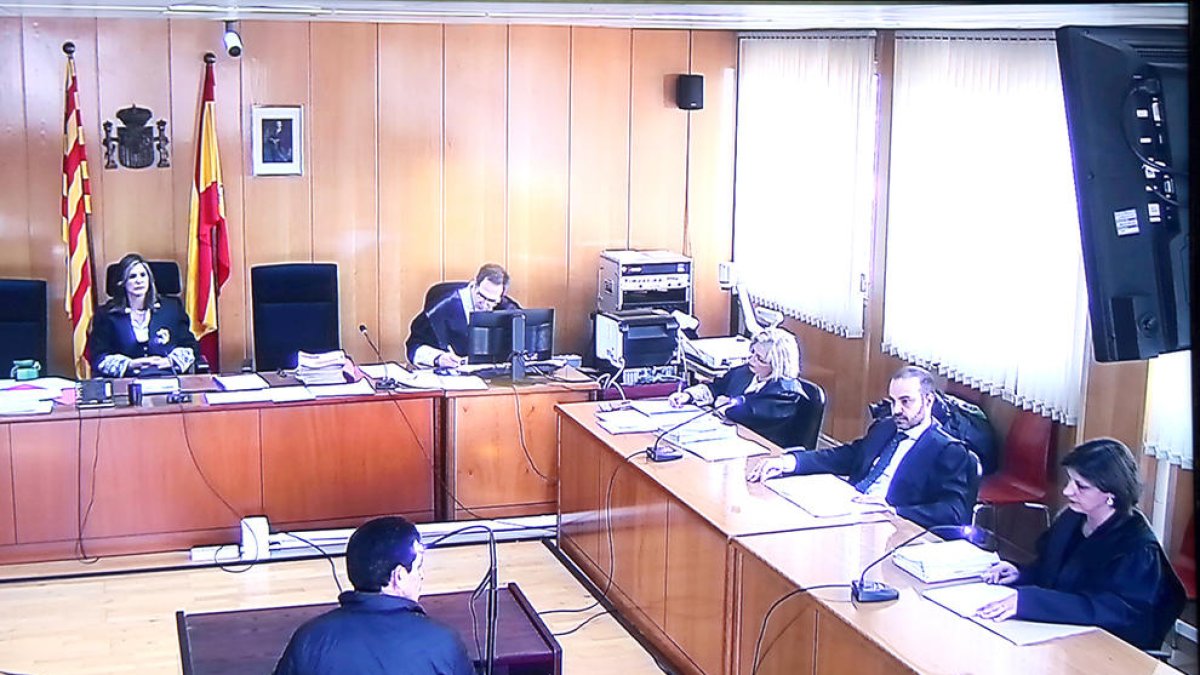 El acusado del crimen de Cambrils niega los hechos y dice que estuvo durmiendo toda la tarde en un parque