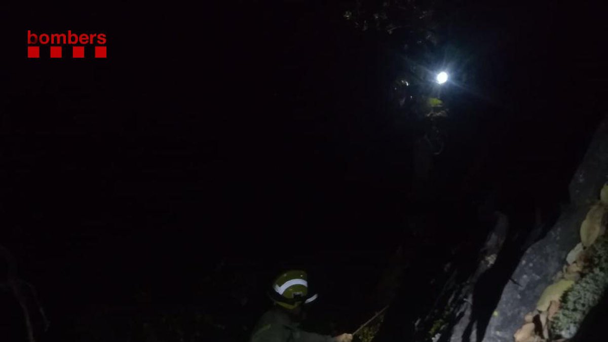 Rescatan a tres chicas de 12 años atrapadas en un barranco de difícil acceso en Sort