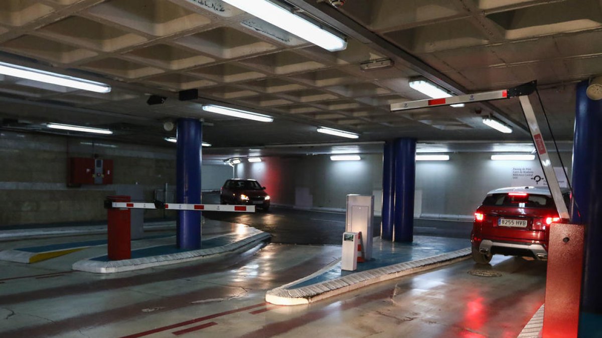 Els pàrquings de Sant Ferran i les Oques pugen preus dels abonaments