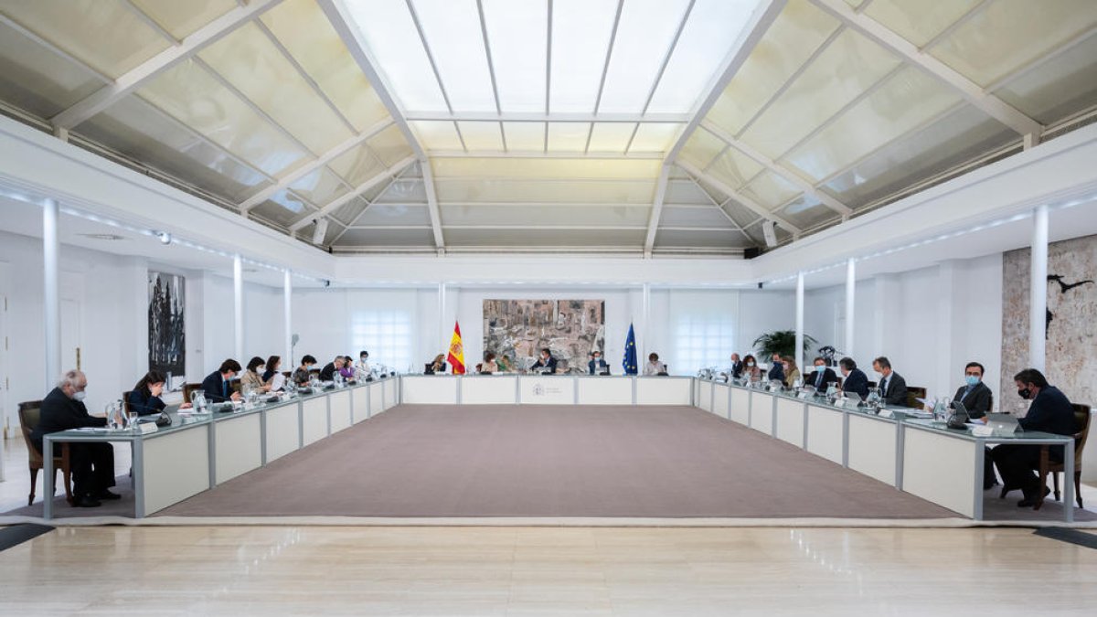 Sánchez compareixerà a partir de les 12 un cop aprovat l'estat d'alarma