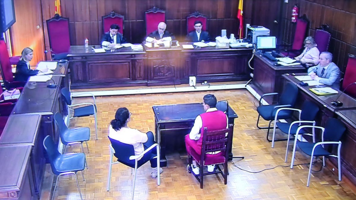 Nega haver violat i retingut una dona que exercia la prostitució a Tarragona