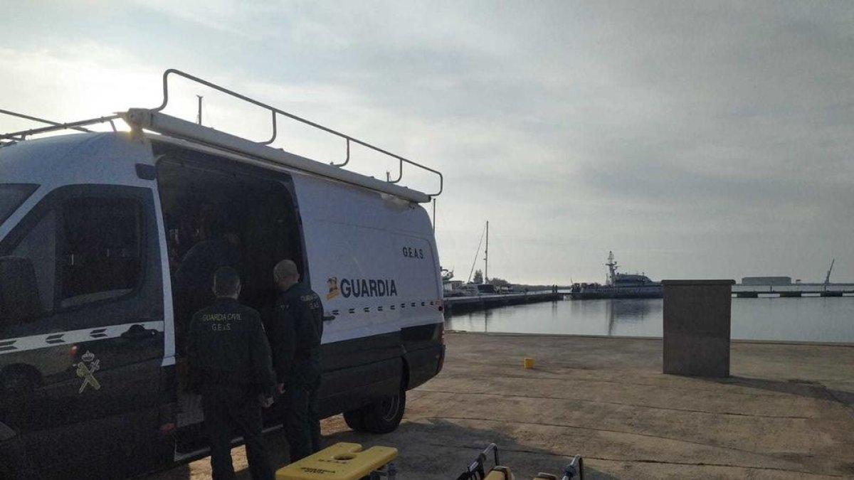 Continúan las tareas de rescate del cuerpo del mosso accidentado en la avioneta