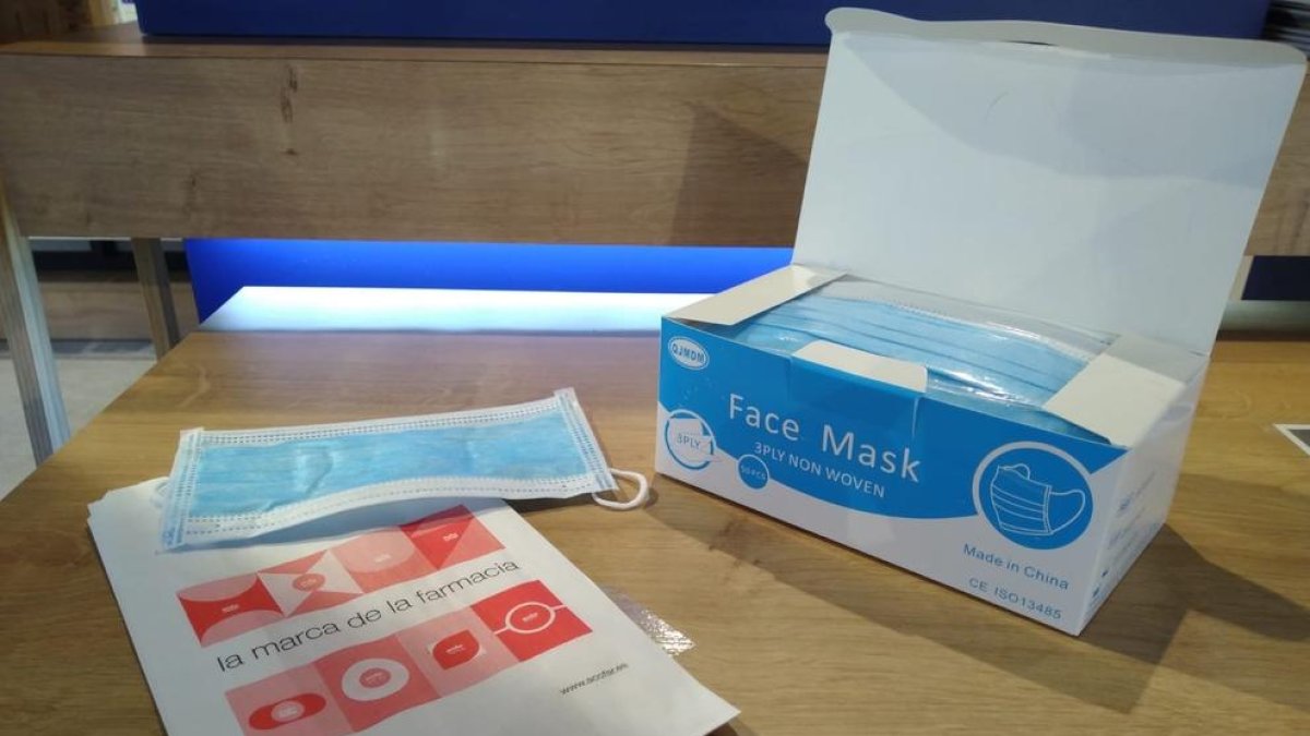 Aumenta la demanda de mascarillas para los chiquillos en las farmacias