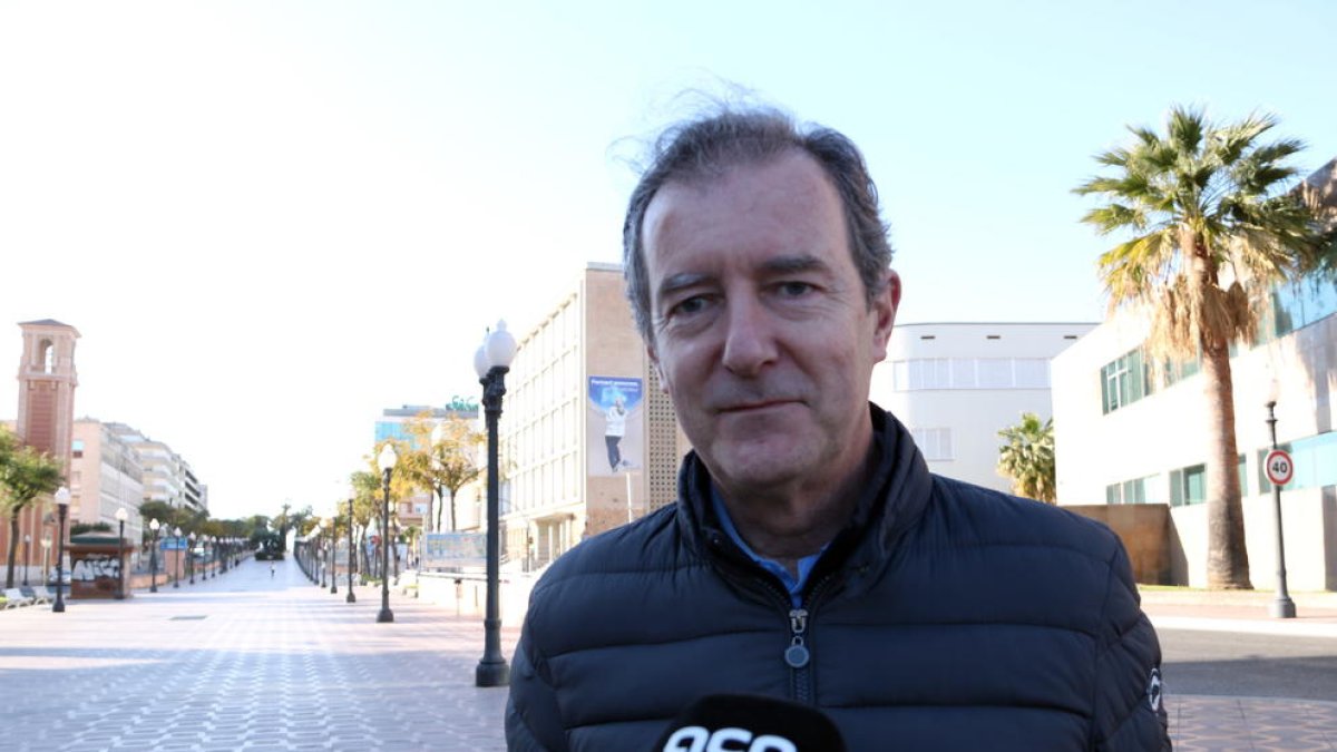 Los transportistas de Tarragona reivindican que hacen un trabajo «impagable» y garantizan el abastecimiento de alimentos