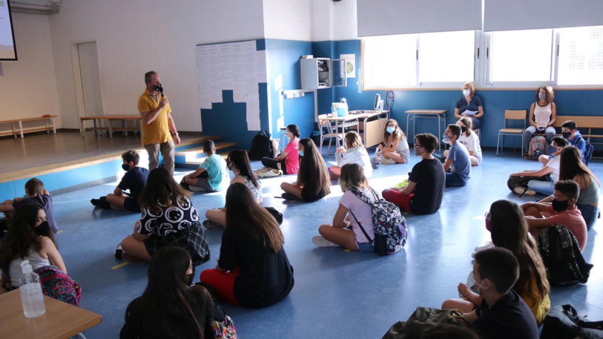 Baixen a 1.458 els grups escolars confinats (-113) i a 34.623 les persones en quarantena (-2.628), amb 4 centres tancats