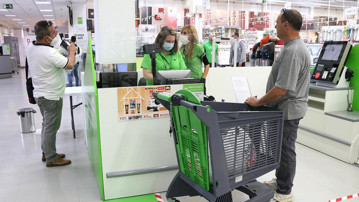 IKEA i Leroy Merlin exigeixen reobrir durant la fase 1