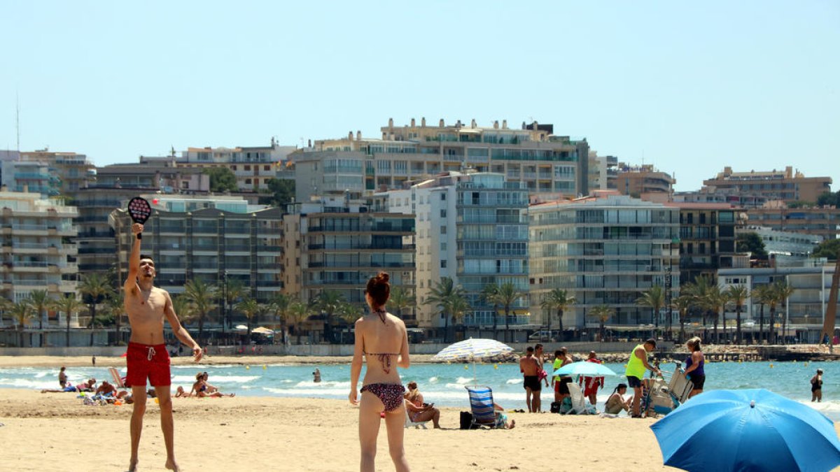 El sector turístic diu estar desamparat per totes les administracions mentre s'enfonsa