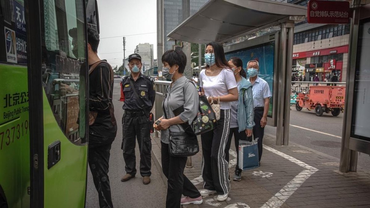 Cinco posibles vacunas chinas pasarán julio a la tercera fase de desarrollo