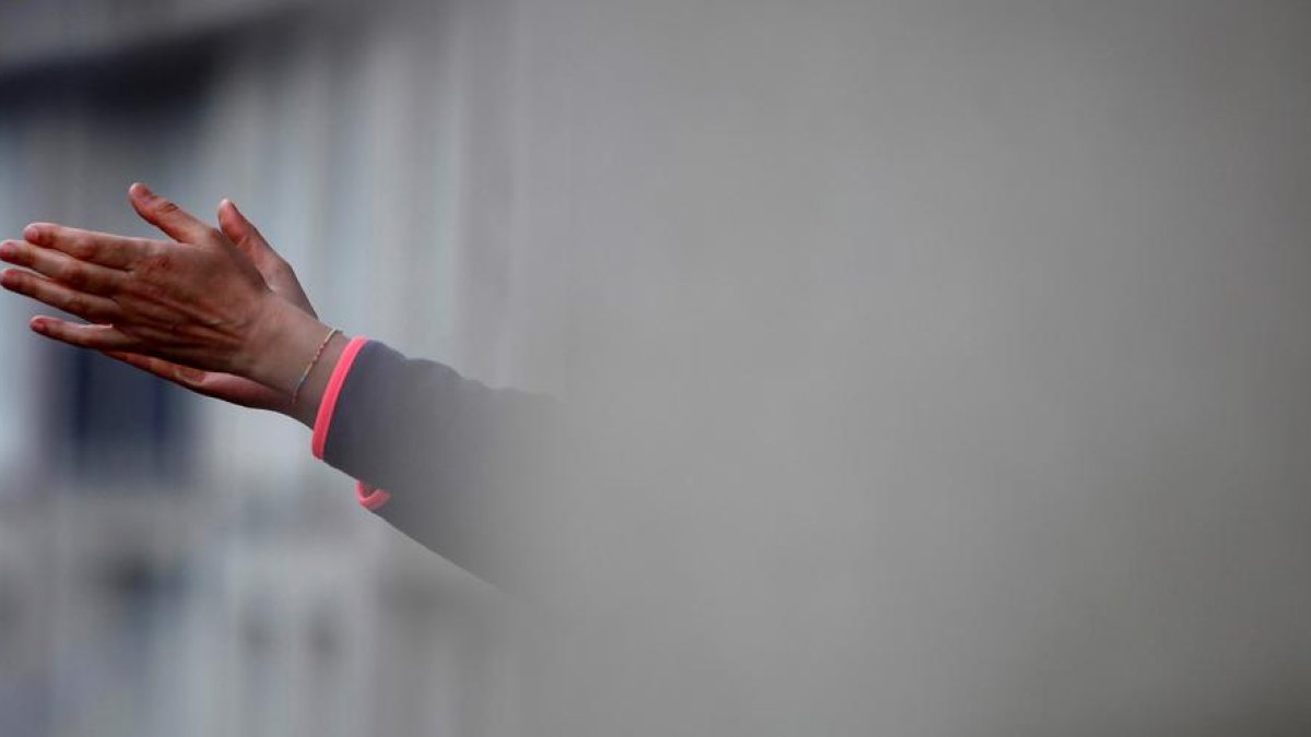 Les xarxes convoquen aquest diumenge un últim gran aplaudiment als sanitaris