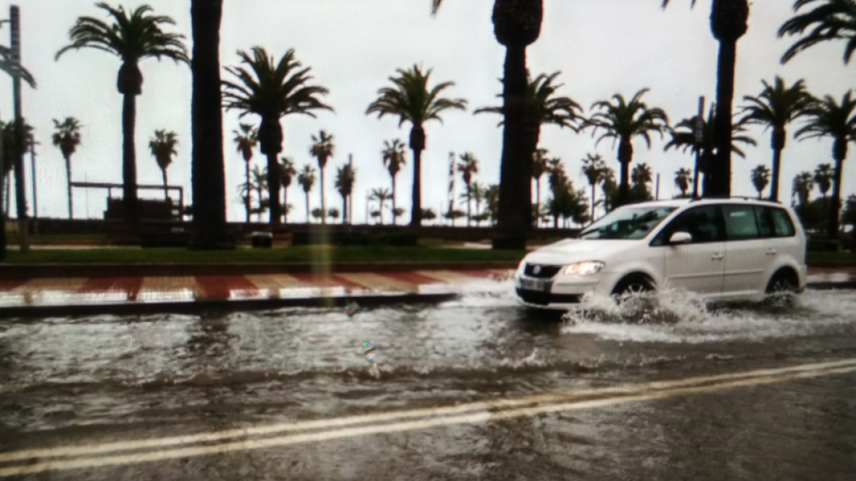 passeig jaume I, salou, inundat, temporal