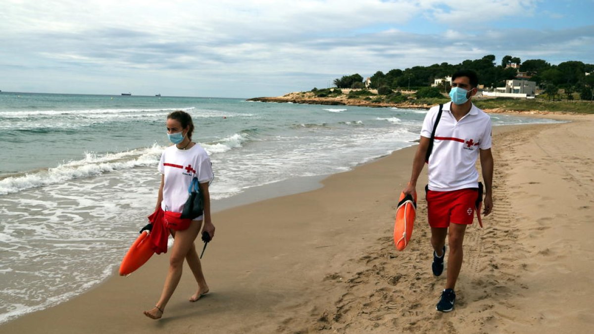 ¿Cómo disfrutar de la playa en un verano marcado por la Covid-19?