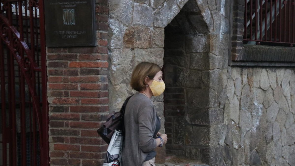 Carme Forcadell sale de la prisión de Wad-Ras
