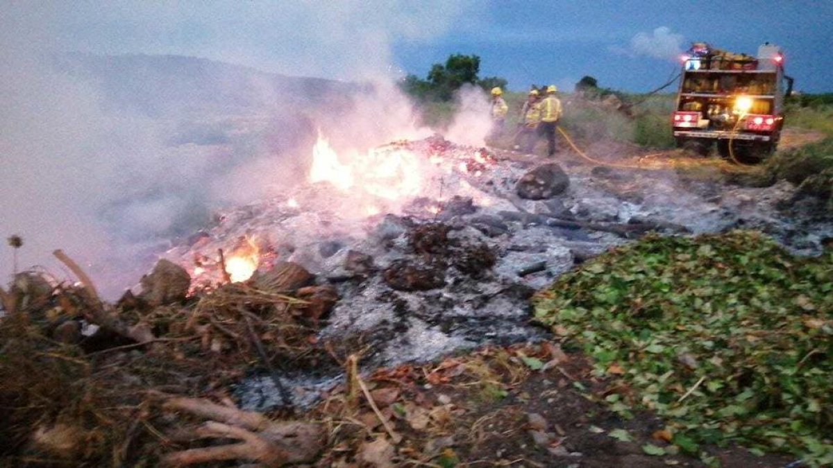 Un llamp causa un incendi a un bosc de Poblet