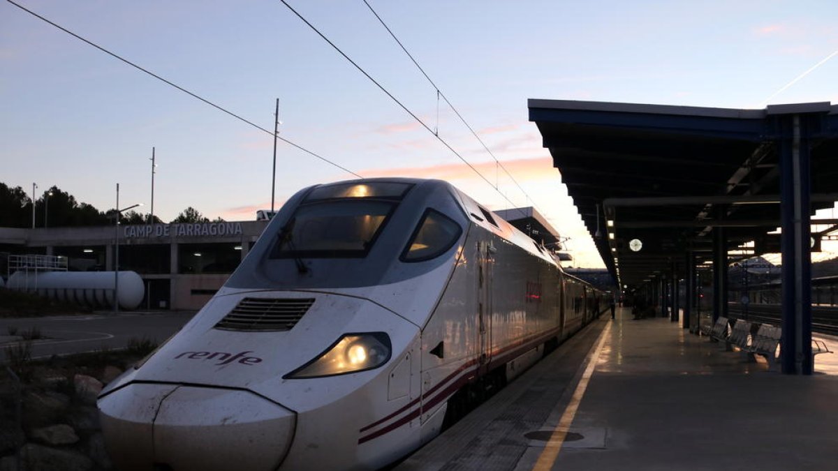 Castel demanarà explicacions de per què l'AVLO no pararà a Tarragona