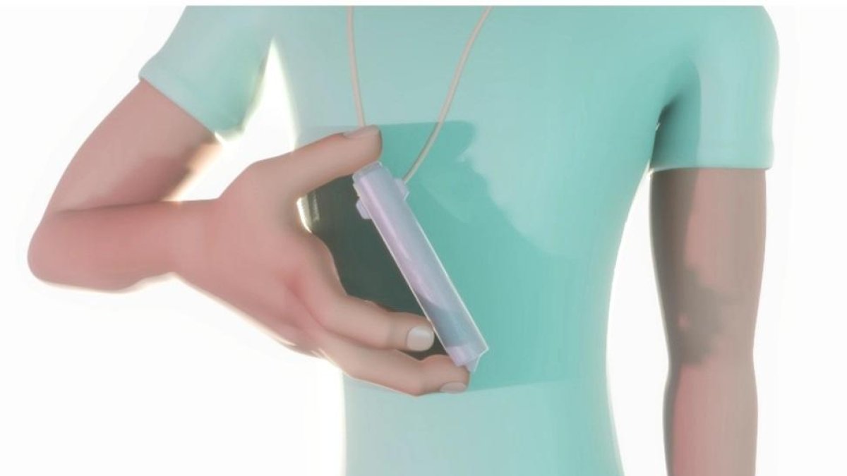 Una enfermera de Tarragona diseña un dispensador de gel hidroalcohólico de contacto cero