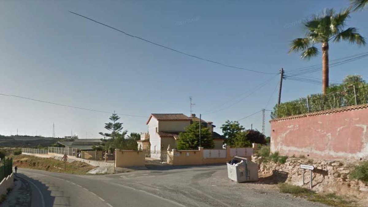 Lo detienen porque le cae una sanción a su nombre que llevaba al bolsillo mientras robaba