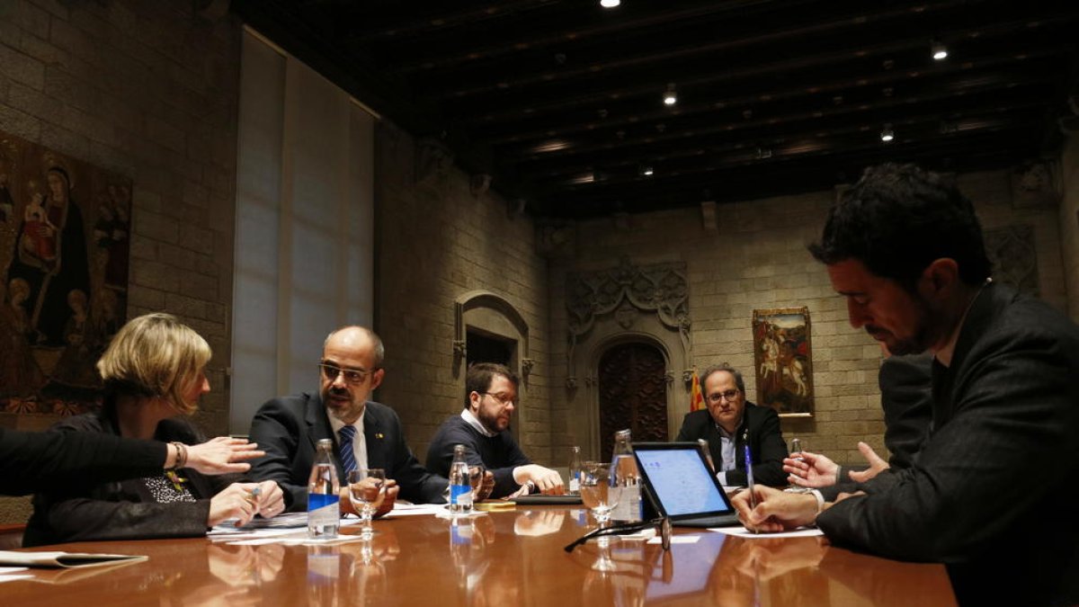 Tuesta reúne en Palau a los consejeros|consellers con competencia en la gestión de los efectos del temporal