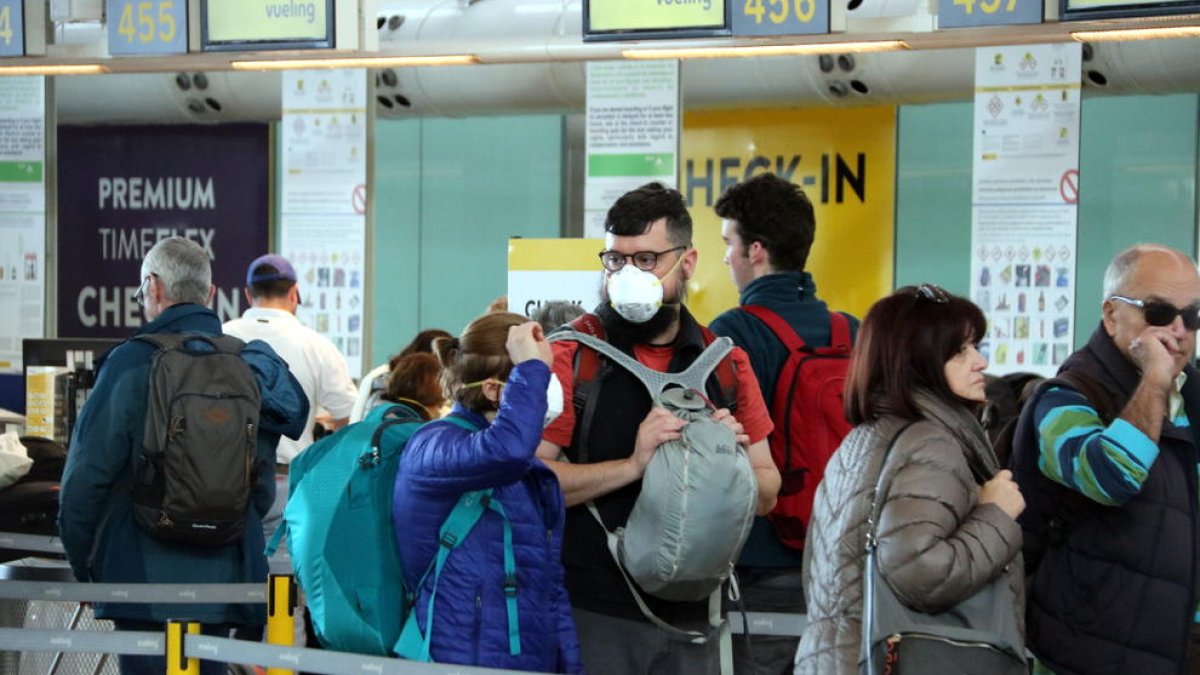 Brussel·les insta els estats a resoldre les queixes pel no reemborsament per vols cancel·lats