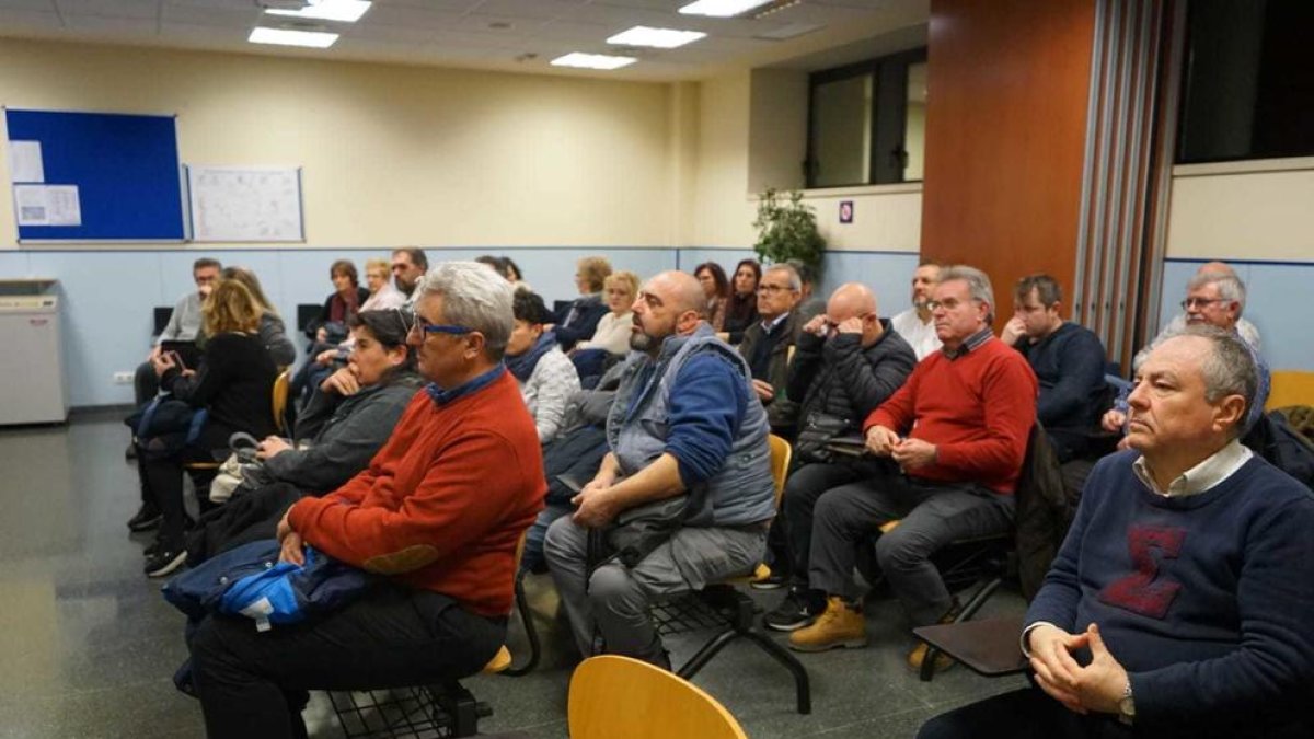 La Guardia Urbana de Reus colabora con las entidades vecinales para mejorar el programa de proximidad