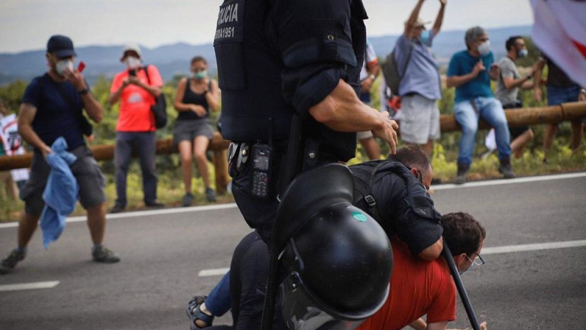 ERC pide investigar la actuación policial de Poblet