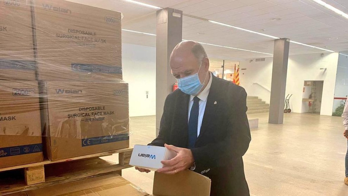 Llegan a Tarragona las 206.000 mascarillas enviadas por el gobierno español