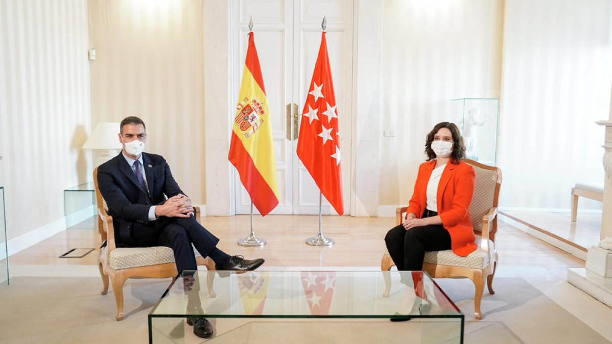 presidente del gobierno español Pedro Sánchez y la presidenta de la Comunidad de Madrid, Isabel Díaz Ayuso