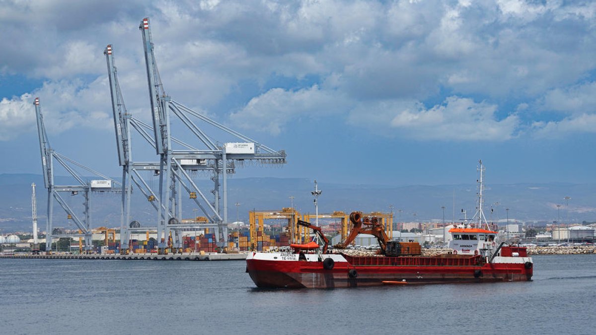 El nou moll de Balears del Port de Tarragona encara la tercera fase de construcció