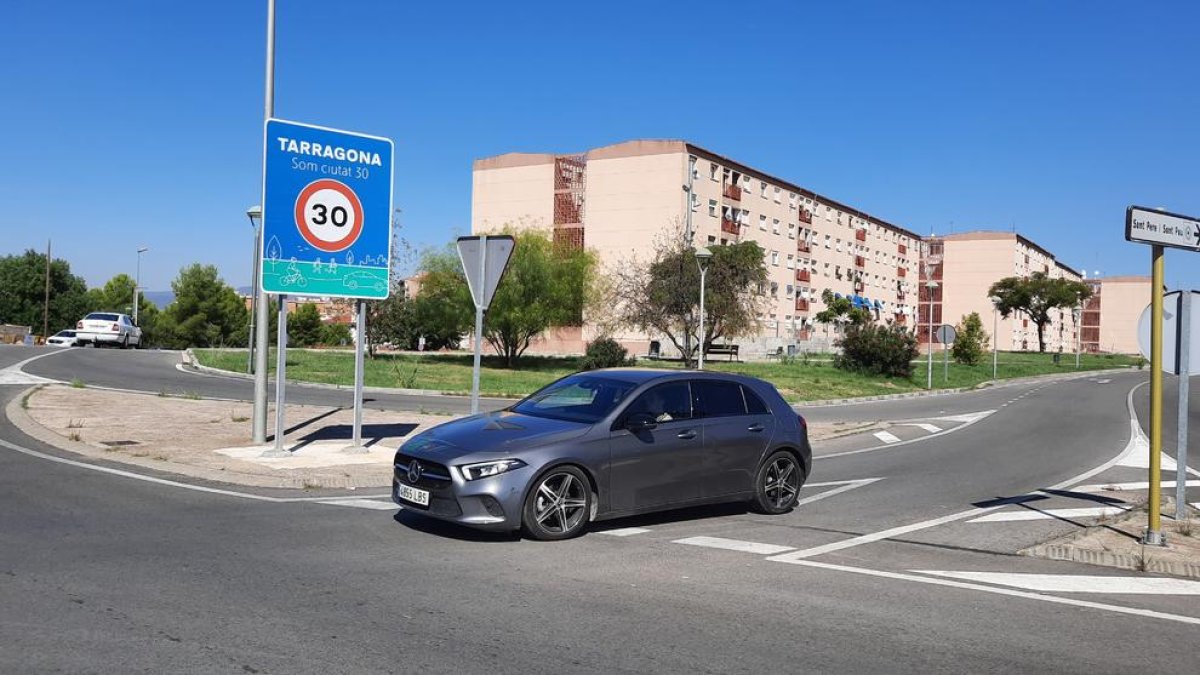 Tarragona començarà a multar la setmana que ve els conductors que superin els 30 km/h